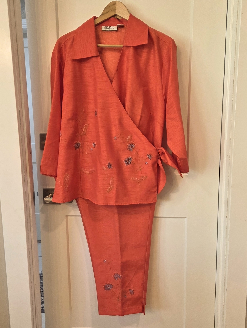 VTG Selene Sport Coral Embroidered Pantsuit Wrap Style Jacket & Pant Cottagecore